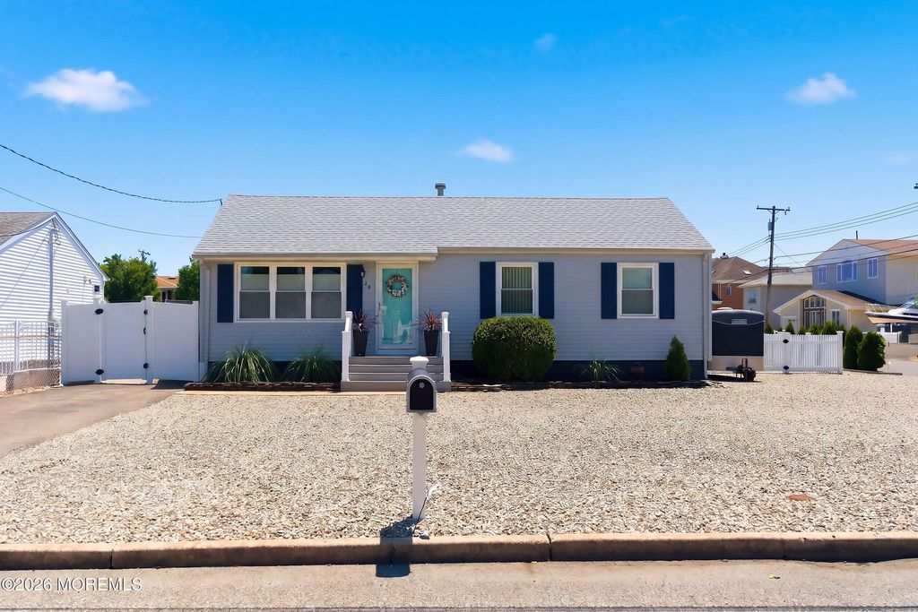 29 Clarkson Drive, Toms River, NJ 08753