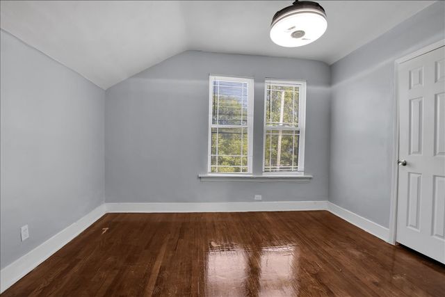 7829 S Escanaba Avenue, Chicago, IL 60649