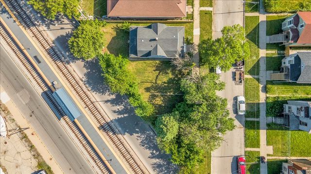7829 S Escanaba Avenue, Chicago, IL 60649