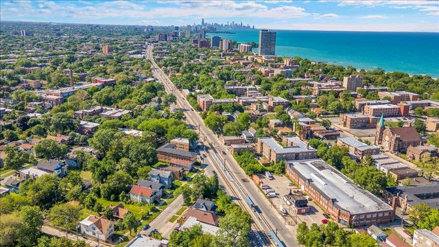 7829 S Escanaba Avenue, Chicago, IL 60649