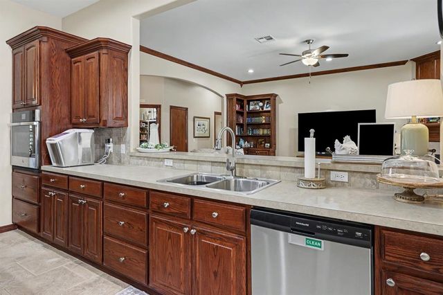 425 Summit Way, Norman, OK 73071