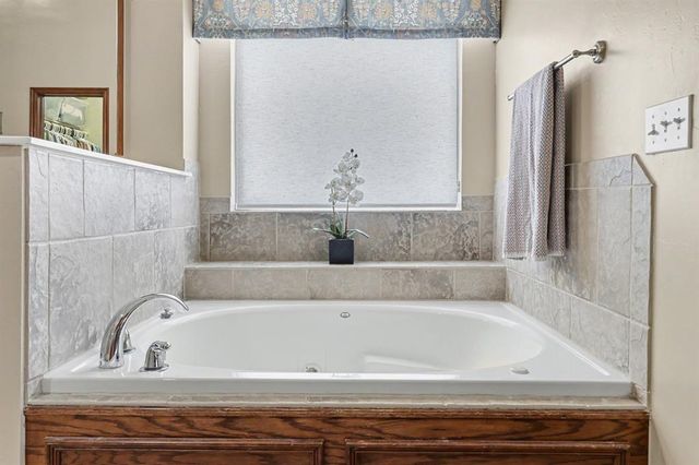 425 Summit Way, Norman, OK 73071