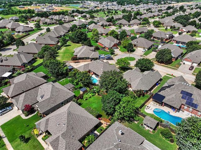 425 Summit Way, Norman, OK 73071