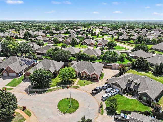 425 Summit Way, Norman, OK 73071