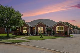 425 Summit Way, Norman, OK 73071