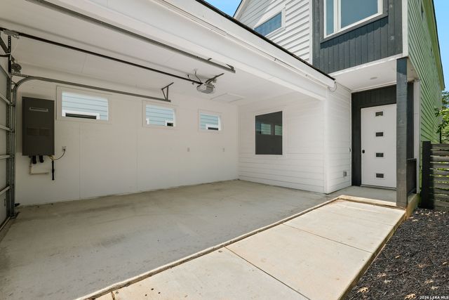 1753 E CROCKETT ST, San Antonio, TX 78202