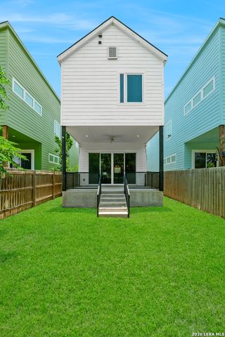 1753 E CROCKETT ST, San Antonio, TX 78202