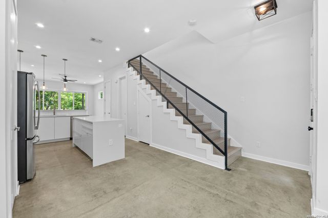 1753 E CROCKETT ST, San Antonio, TX 78202