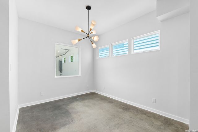 1753 E CROCKETT ST, San Antonio, TX 78202