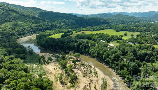 765 River Road, Hot Springs, NC 28743