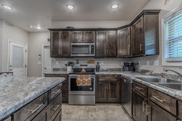 302 Stacy Drive, Paragould, AR 72450