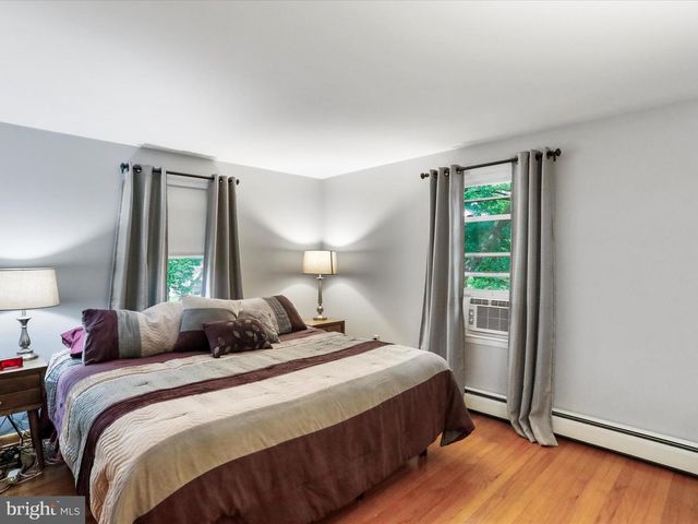 8393 PAW PAW RD, Paw Paw, WV 25434