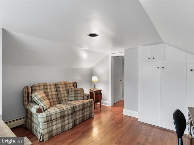 8393 PAW PAW RD, Paw Paw, WV 25434