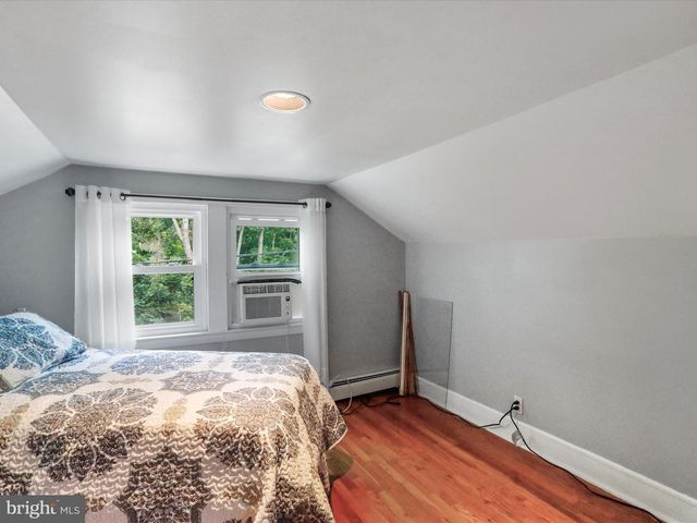 8393 PAW PAW RD, Paw Paw, WV 25434