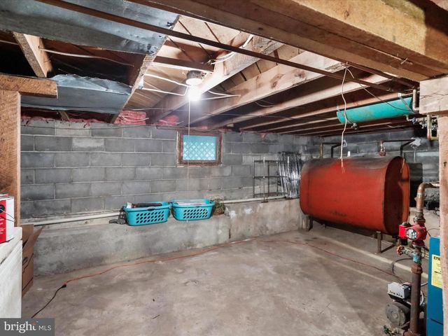 8393 PAW PAW RD, Paw Paw, WV 25434