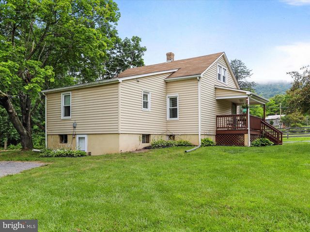8393 PAW PAW RD, Paw Paw, WV 25434