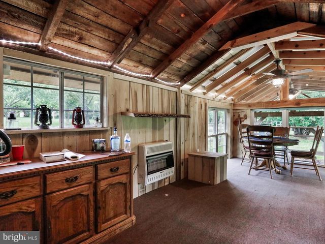 8393 PAW PAW RD, Paw Paw, WV 25434