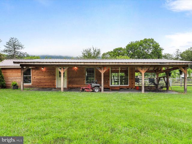 8393 PAW PAW RD, Paw Paw, WV 25434