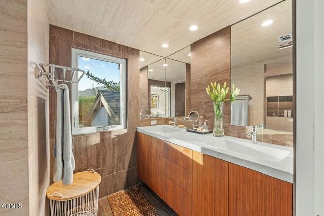 1116 Del Nido Court, Ojai, CA 93023