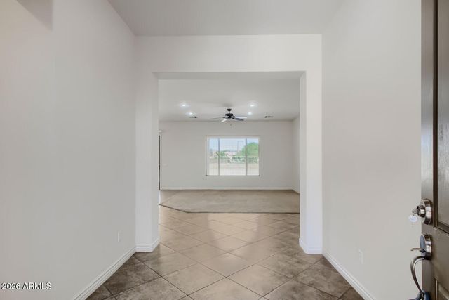 18188 W PARADISE Lane, Surprise, AZ 85388