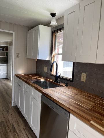 112 Esther Dr, Coalmont, TN 37313