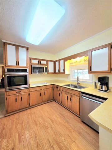 2505 Winchester Road, Waycross, GA 31501