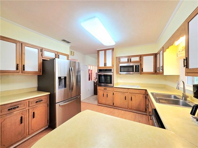 2505 Winchester Road, Waycross, GA 31501