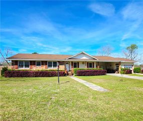 2505 Winchester Road, Waycross, GA 31501