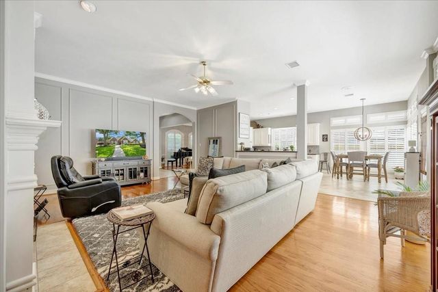 17027 Chapel Park Way, Houston, TX 77059