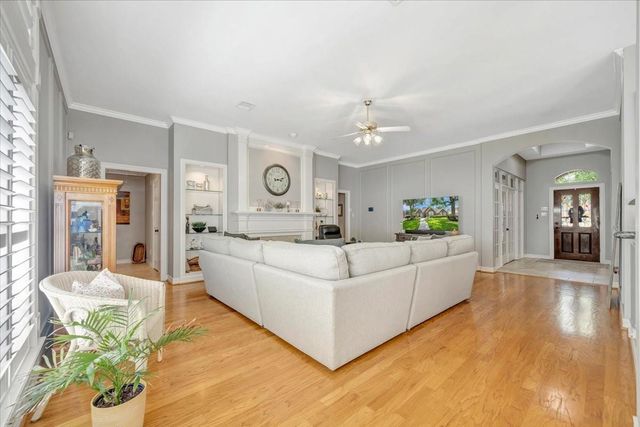 17027 Chapel Park Way, Houston, TX 77059