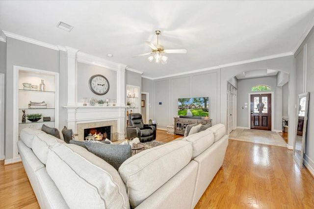 17027 Chapel Park Way, Houston, TX 77059