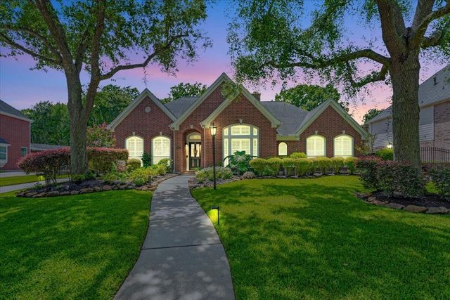 17027 Chapel Park Way, Houston, TX 77059