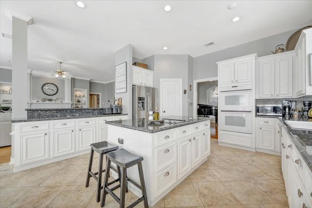 17027 Chapel Park Way, Houston, TX 77059