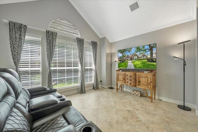 17027 Chapel Park Way, Houston, TX 77059