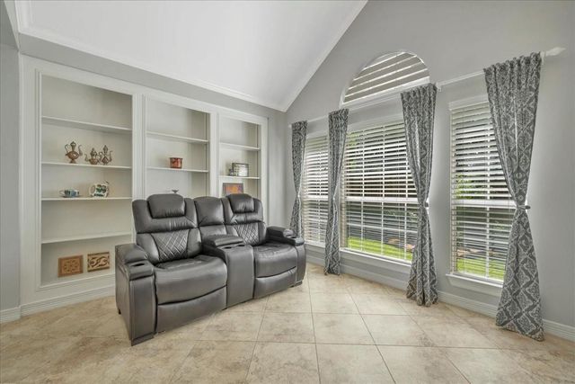 17027 Chapel Park Way, Houston, TX 77059