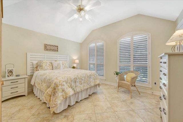 17027 Chapel Park Way, Houston, TX 77059