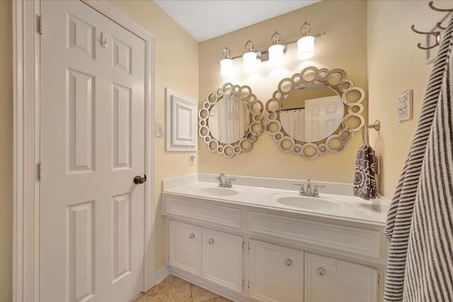 17027 Chapel Park Way, Houston, TX 77059