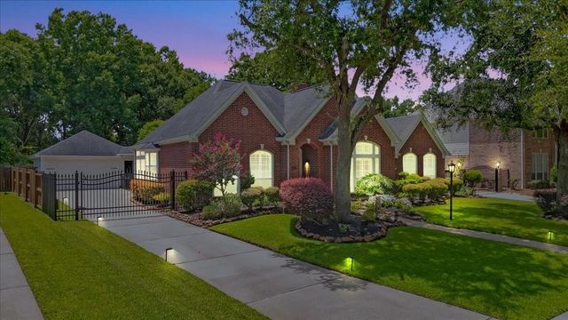 17027 Chapel Park Way, Houston, TX 77059