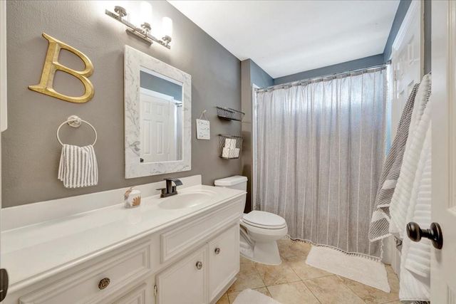 17027 Chapel Park Way, Houston, TX 77059