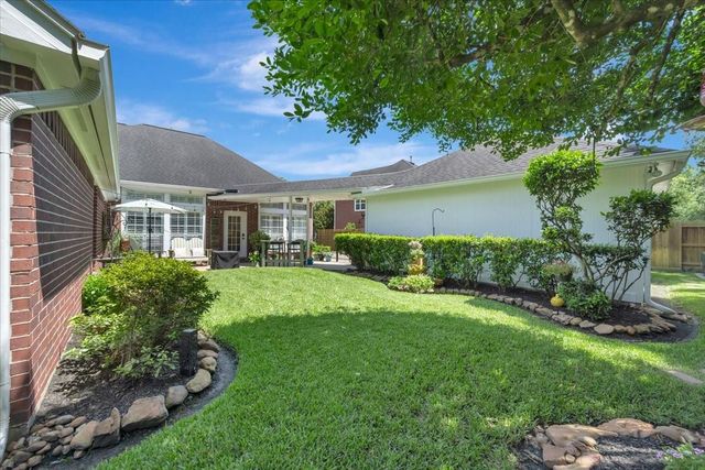 17027 Chapel Park Way, Houston, TX 77059