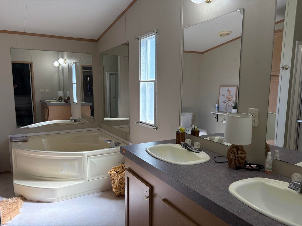 Image 11 of property listing at 1163 Register Road, Colorado City, TX 79512