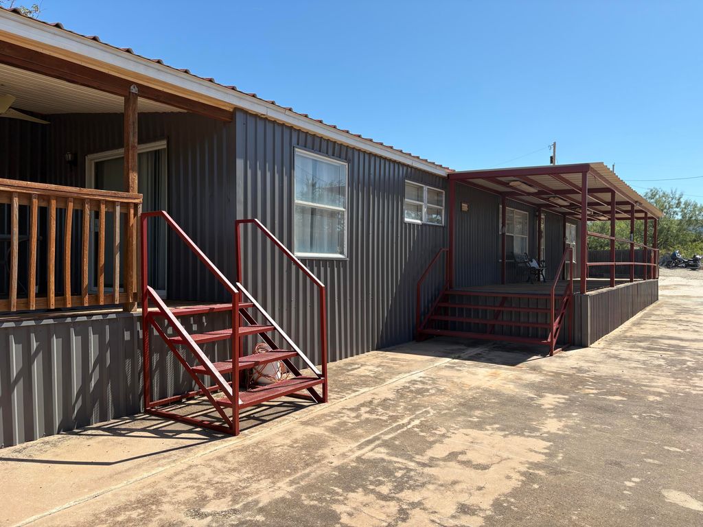 Image 2 of property listing at 1163 Register Road, Colorado City, TX 79512