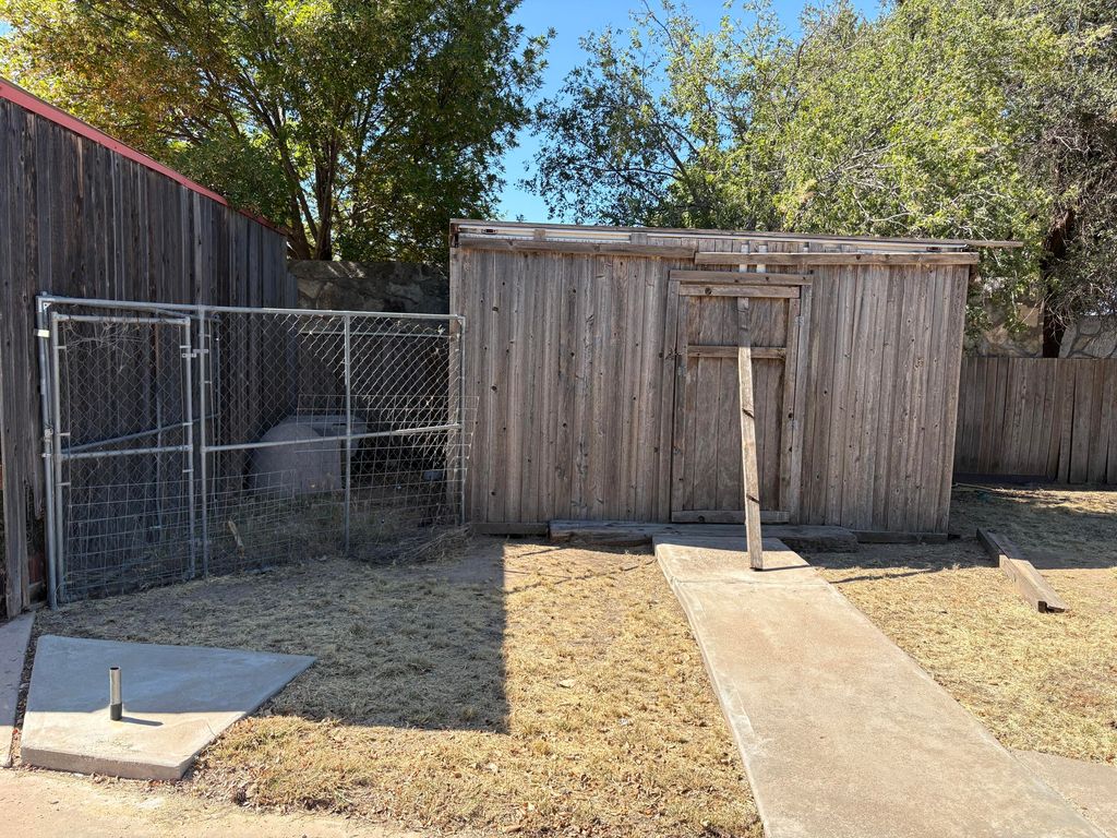 Image 30 of property listing at 1163 Register Road, Colorado City, TX 79512