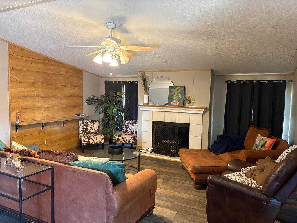 Image 4 of property listing at 1163 Register Road, Colorado City, TX 79512