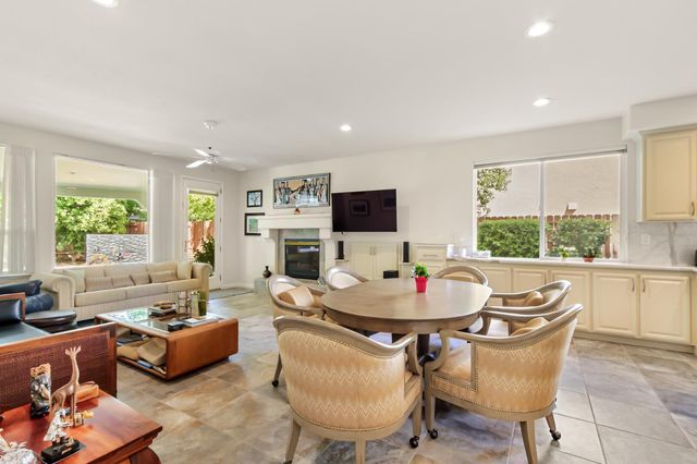 5415 Rogers St, Davis, CA 95618