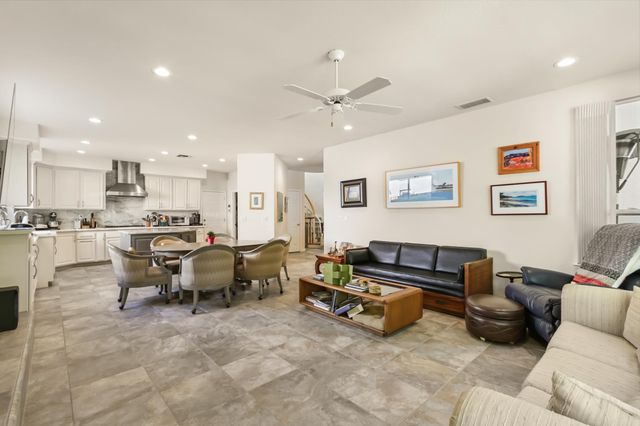 5415 Rogers St, Davis, CA 95618