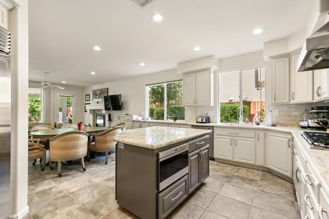 5415 Rogers St, Davis, CA 95618