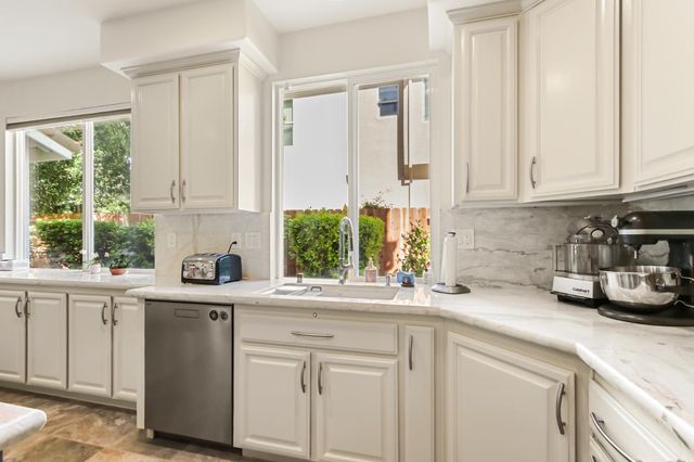 5415 Rogers St, Davis, CA 95618