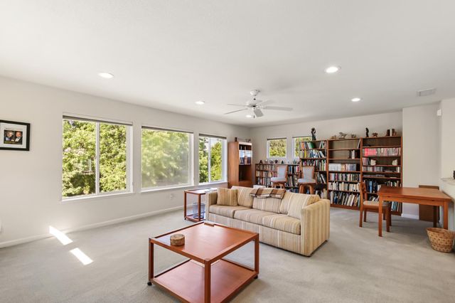 5415 Rogers St, Davis, CA 95618