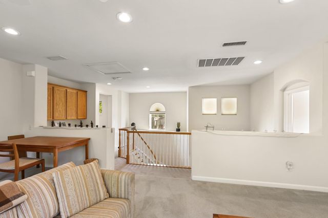 5415 Rogers St, Davis, CA 95618